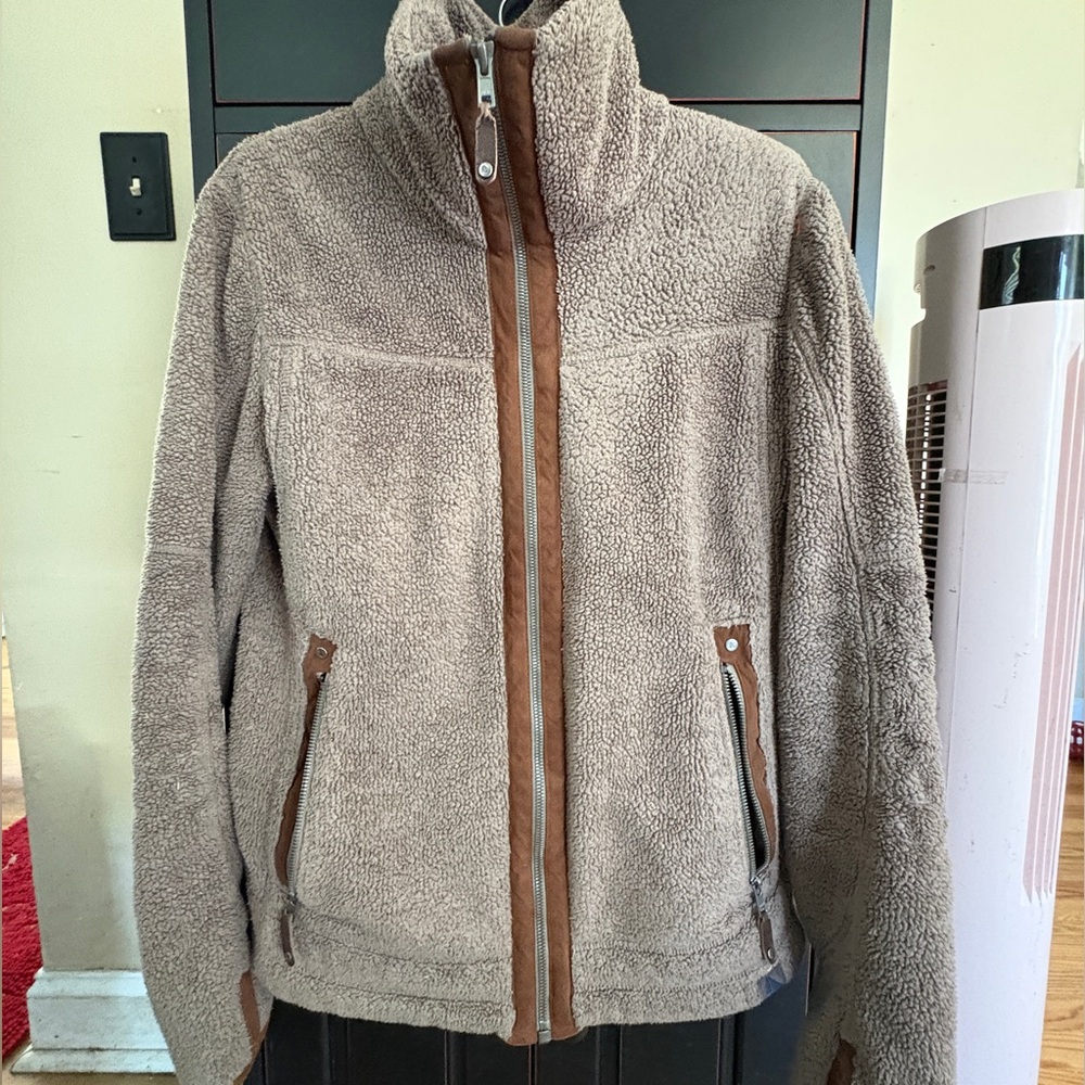 LL Bean plush zip front jacket. Suede trim. Ladies size Small